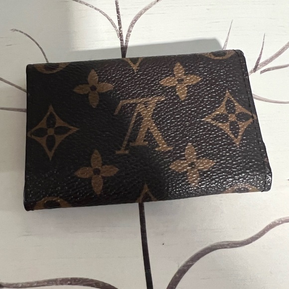 Louis Vuitton key holder/ wallet (authentic) - Picture 2 of 4